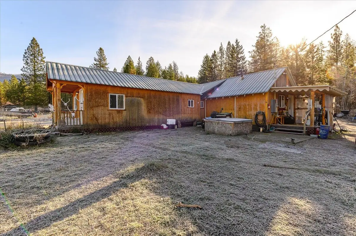 6137 Coyote Canyon Rd, Fruitland, WA 99129 - Image #1