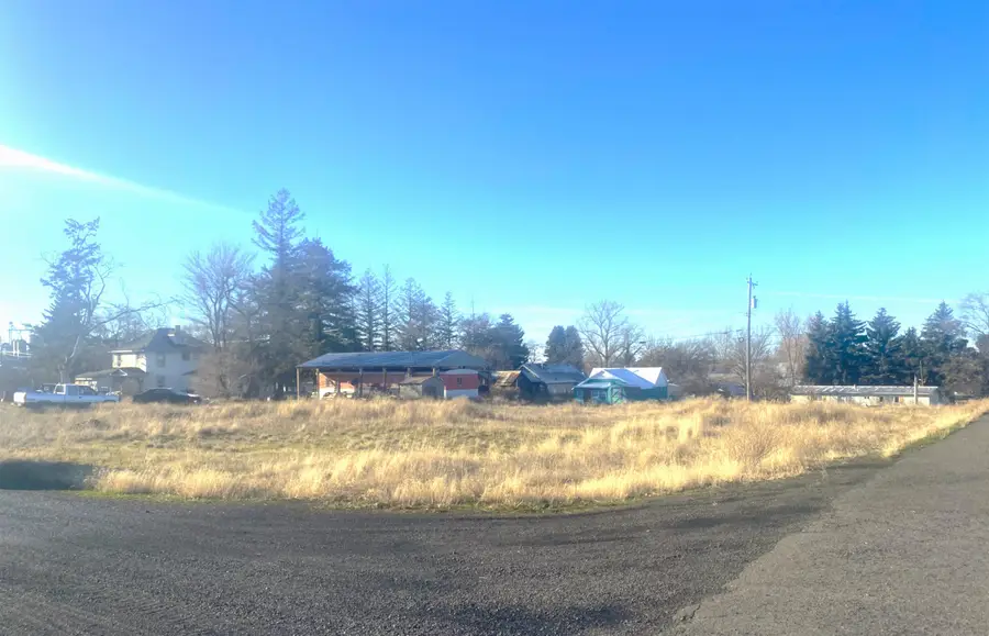 210 N 1st St, Harrington, WA 99147 - Image #2