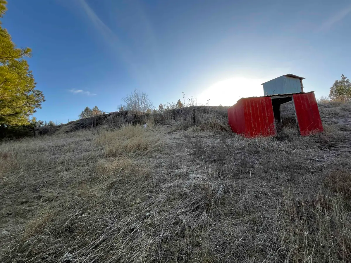 218 N Cliff Ct, Rockford, WA 99030 - Image #1