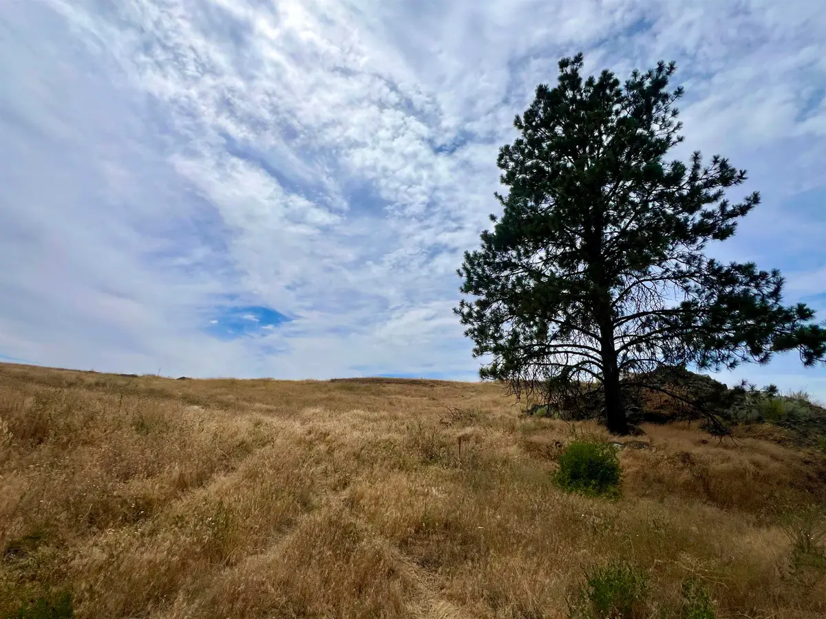 402 E Porak St, Sprague, WA 99032 - Image #1