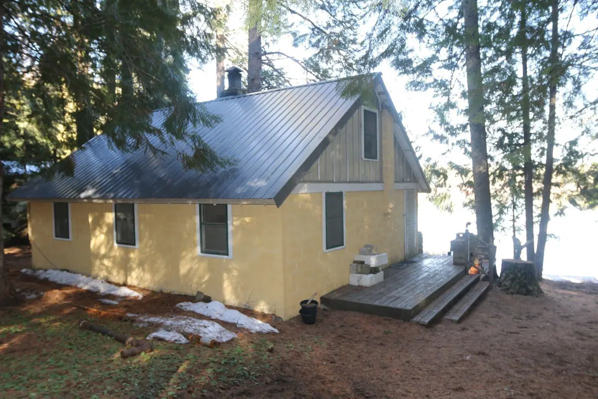 481 Davis Lake Rd, Usk, WA 99180 - Image #1