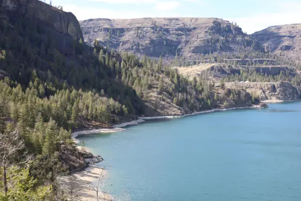 21155 Lake Roosevelt Dr E, Creston, WA 99117