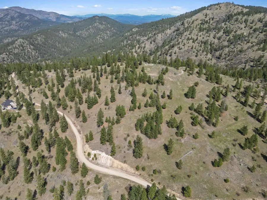 6700 Saddle Mountain Way, Nine Mile Falls, WA 99026 - Image #2