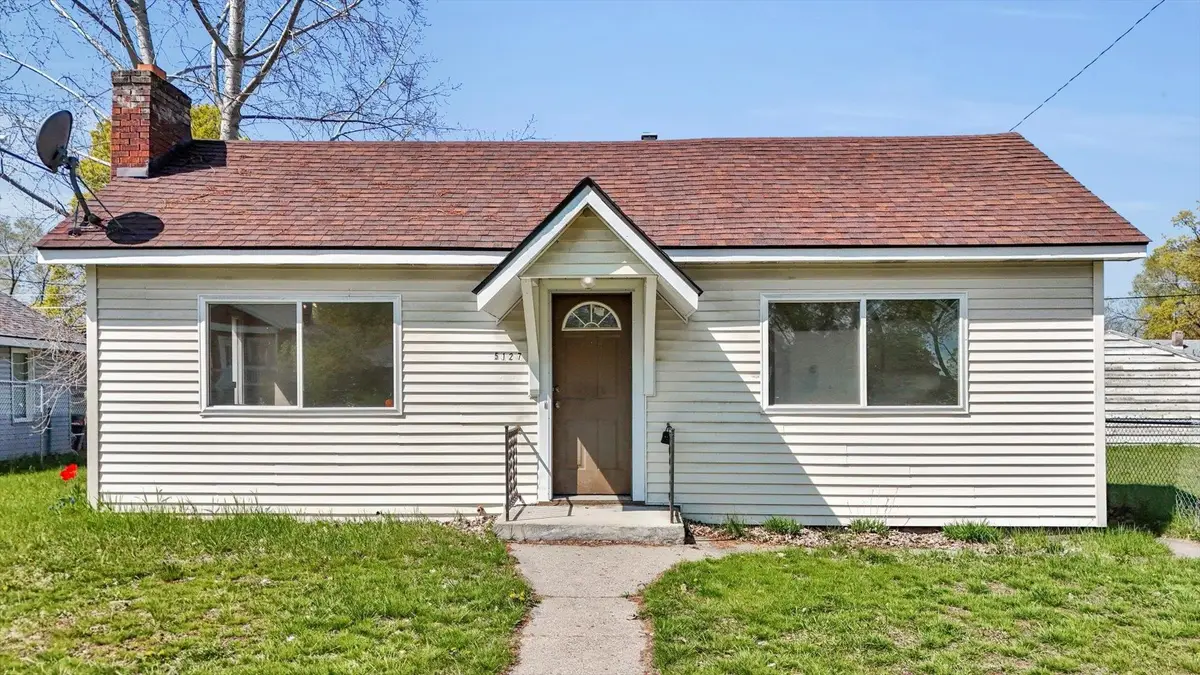 5127 N Lincoln St, Spokane, WA 99205 - #1