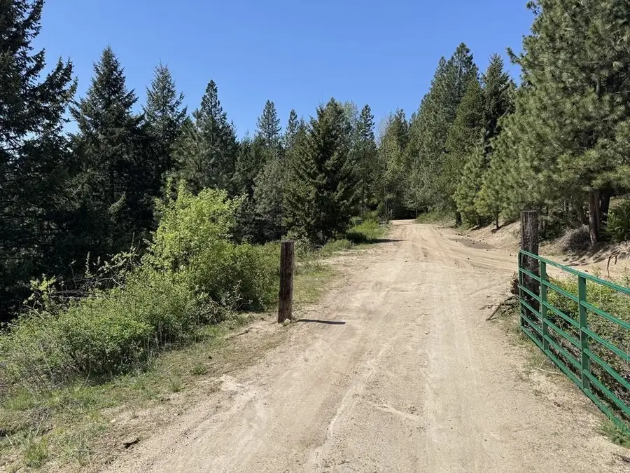 1372 Valley View Dr, Newport, WA 99156 - Image #2