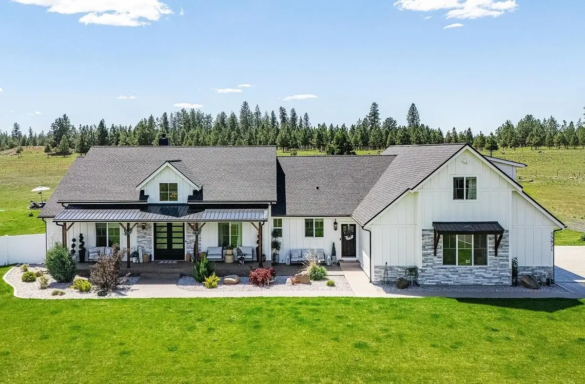 15921 W Four Mound Rd, Nine Mile Falls, WA 99026 - Image #1