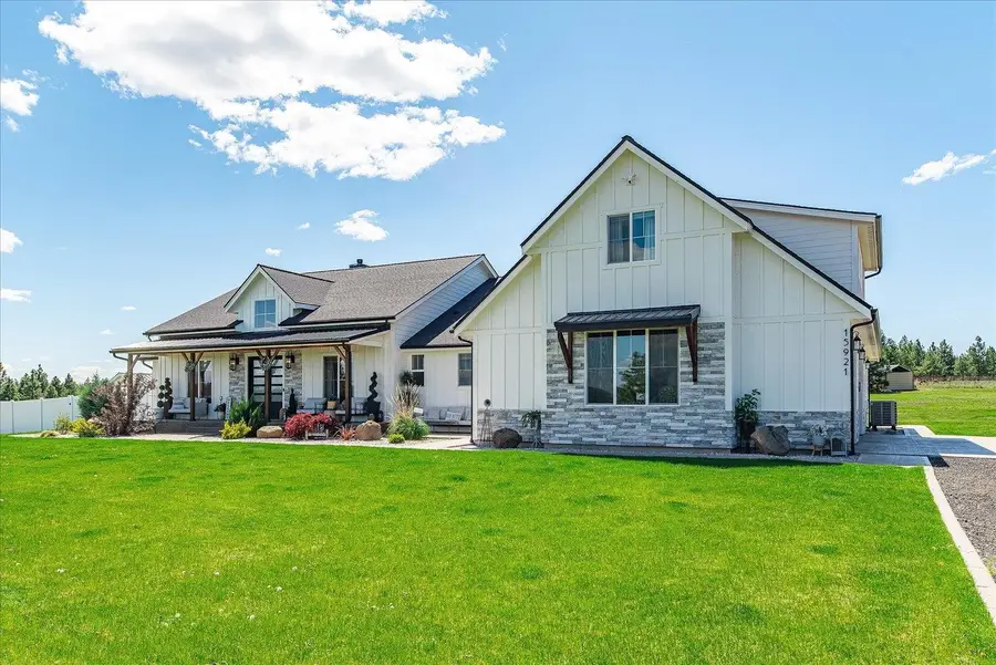 15921 W Four Mound Rd, Nine Mile Falls, WA 99026 - Image #2