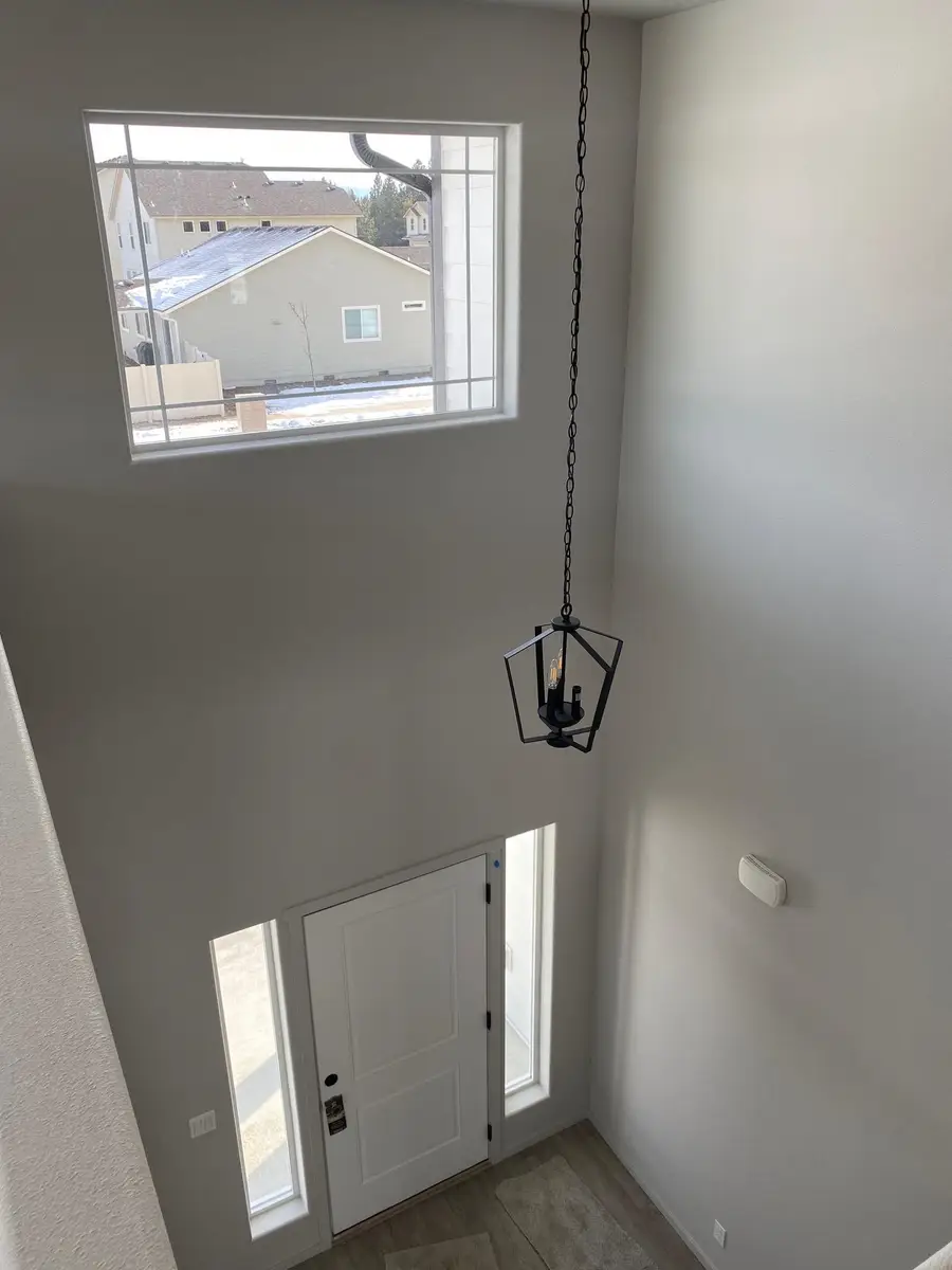 18718 E Riverside Ct, Spokane Valley, WA 99016 - Image #2