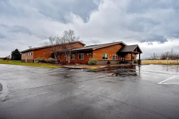 6701 N Idaho Rd, Newman Lake, WA 99025