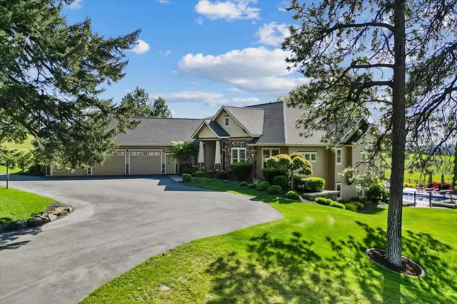 3311 E Chisholm Ln, Spokane, WA 99223 - Image #2