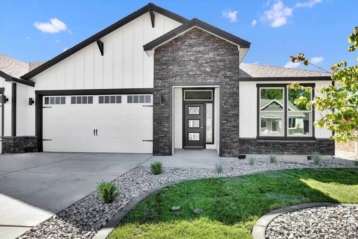 1109 - Unit 22 N Country Club Dr #22, Deer Park, WA 99006 - Image #1