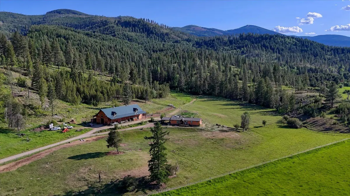 27120 E Blanchard Loop, Newport, WA 99156 - Image #1