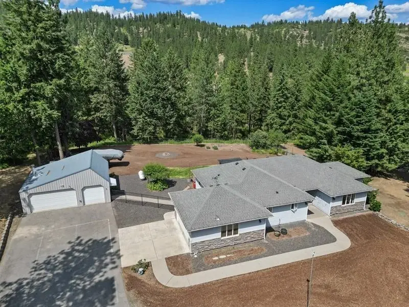 6920 N Harvard Rd, Newman Lake, WA 99025 - #1