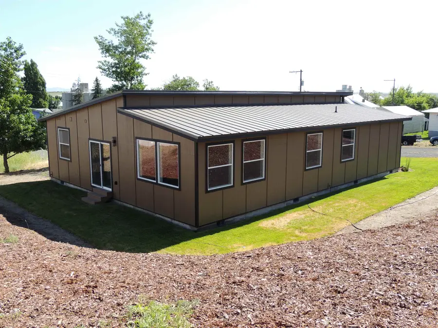 516 SW Alder St, Wilbur, WA 99185 - Image #2