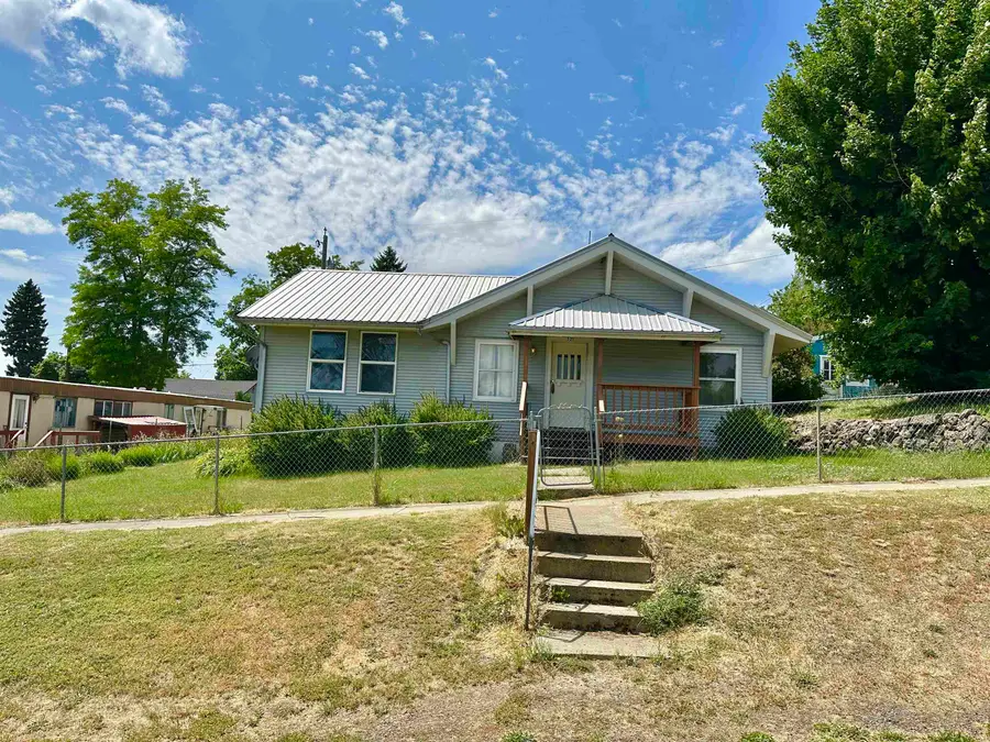 521 N Ramsey St, Tekoa, WA 99033 - Image #2