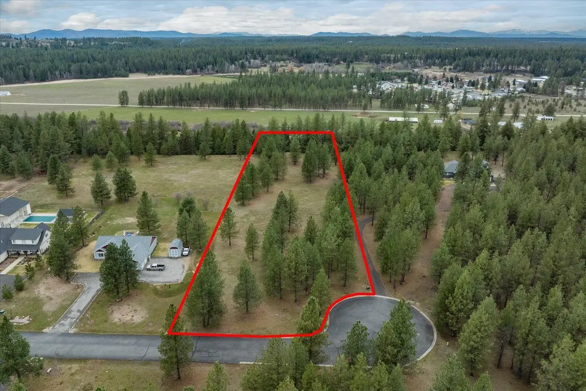 3517 E Elena Ln, Chattaroy, WA 99003 - Image #1