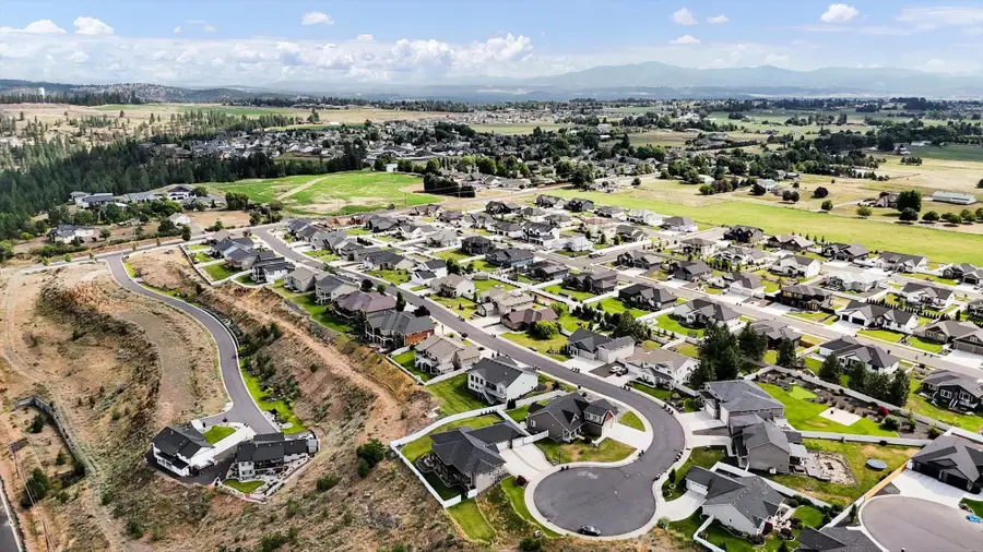 8301 N Upper Mayes Ln, Spokane, WA 99208 - Image #2