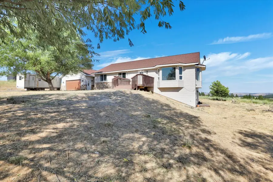 36127 N Hart Rd, Davenport, WA 99122 - Image #2