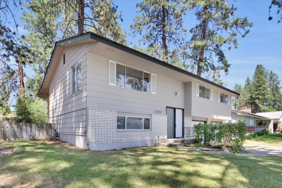 13709 E 30th Ave, Spokane Valley, WA 99216 - Image #2