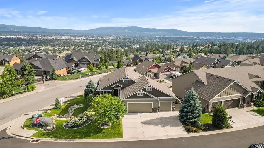 8918 E Clearview Ln, Spokane, WA 99217 - Image #2