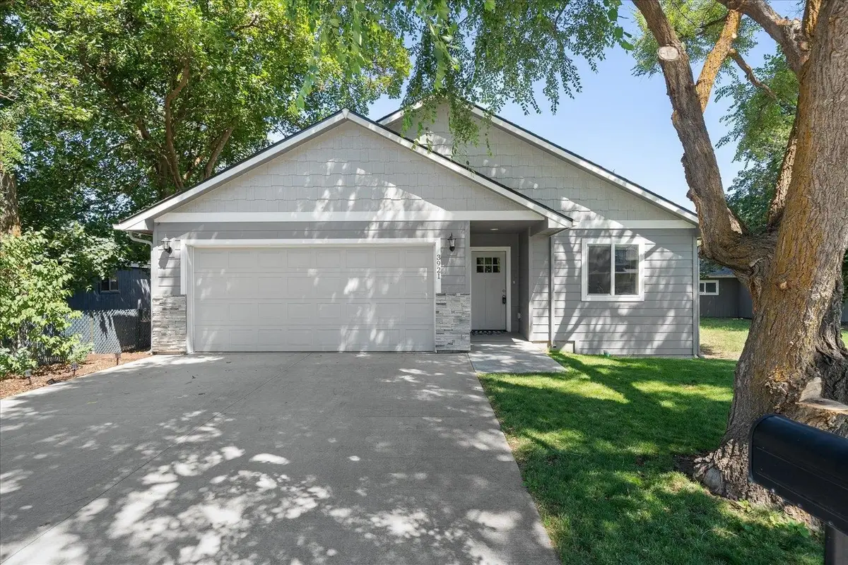 3921 E Longfellow Ave, Spokane, WA 99217 - Image #1