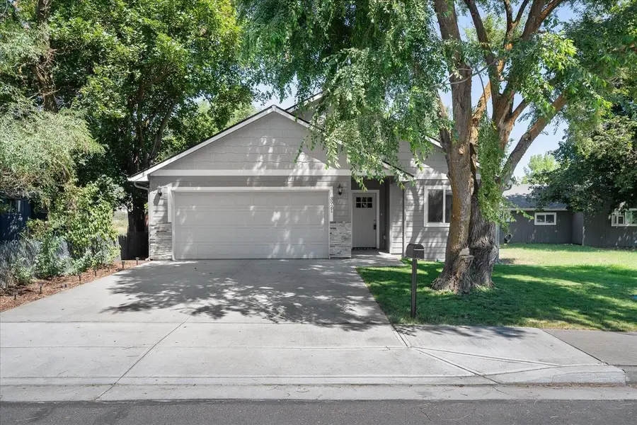 3921 E Longfellow Ave, Spokane, WA 99217 - Image #2