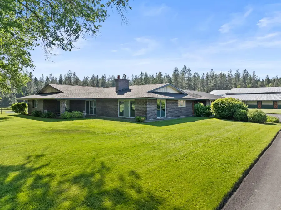 24415 N Crescent Rd, Chattaroy, WA 99003 - Image #2