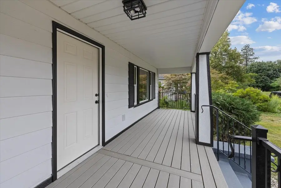 423 W Kiernan Ave, Spokane, WA 99205 - Image #2