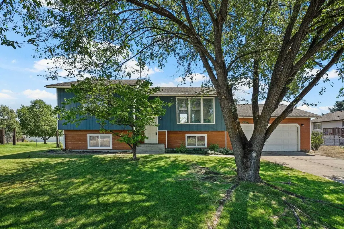 5816 N Canal Rd, Newman Lake, WA 99025 - Image #1