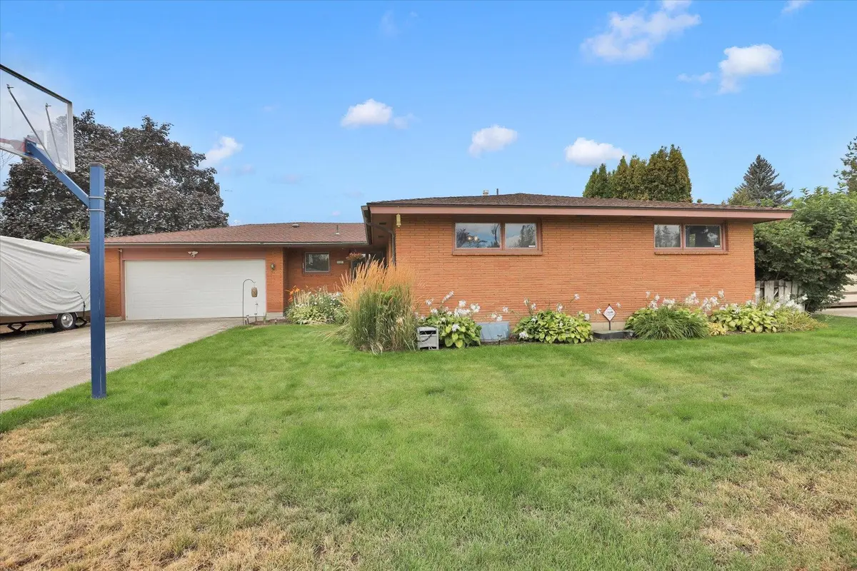 5827 N Fleming St, Spokane, WA 99205 - #1