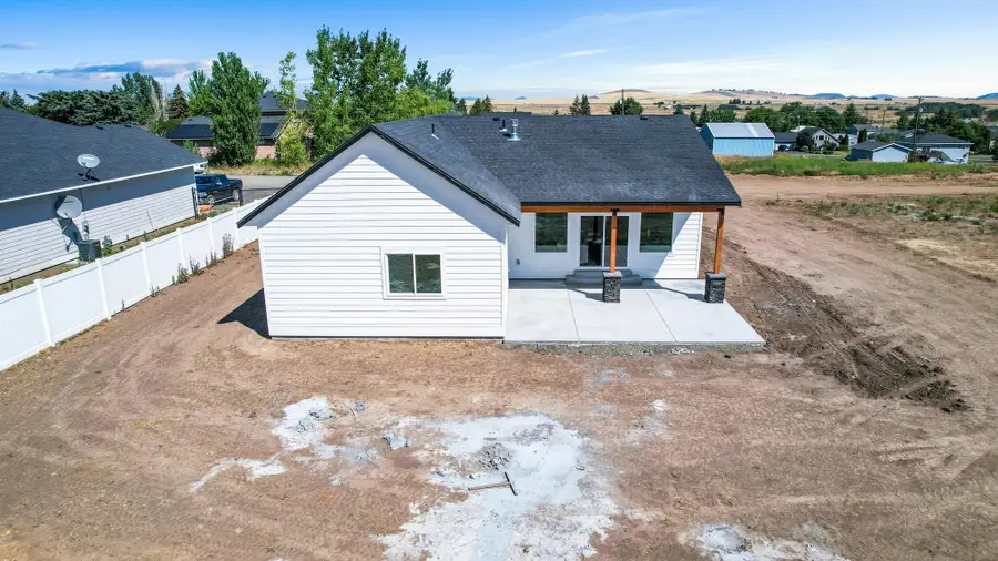 520 E Davisadero St, Reardan, WA 99029 - Image #2