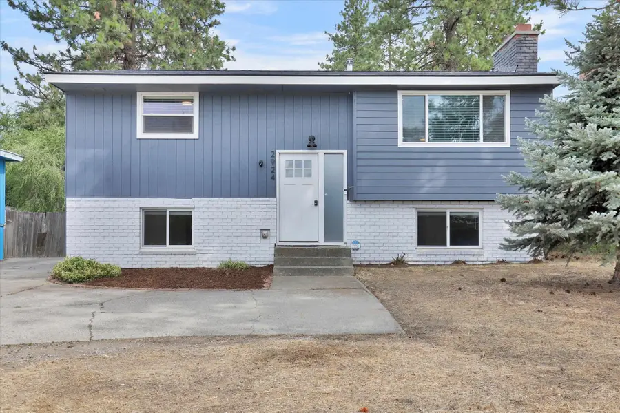 2924 W Wellesley Ave, Spokane, WA 99205 - Image #2