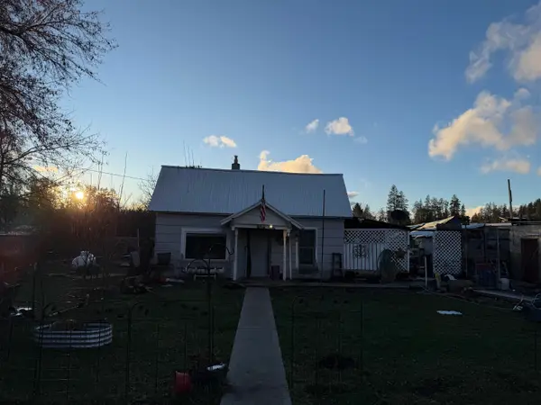 206 N 1st St, Rockford, WA 99030