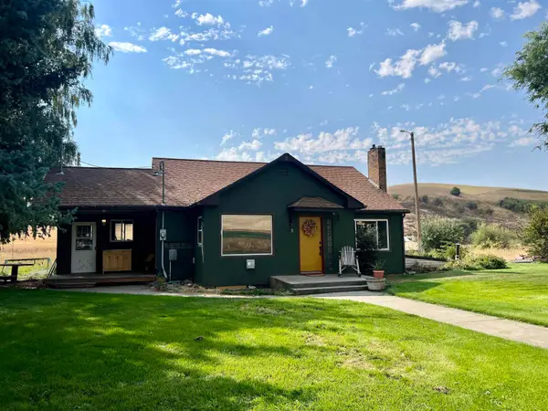 451 Sunset Rd Rd, St John, WA 99171