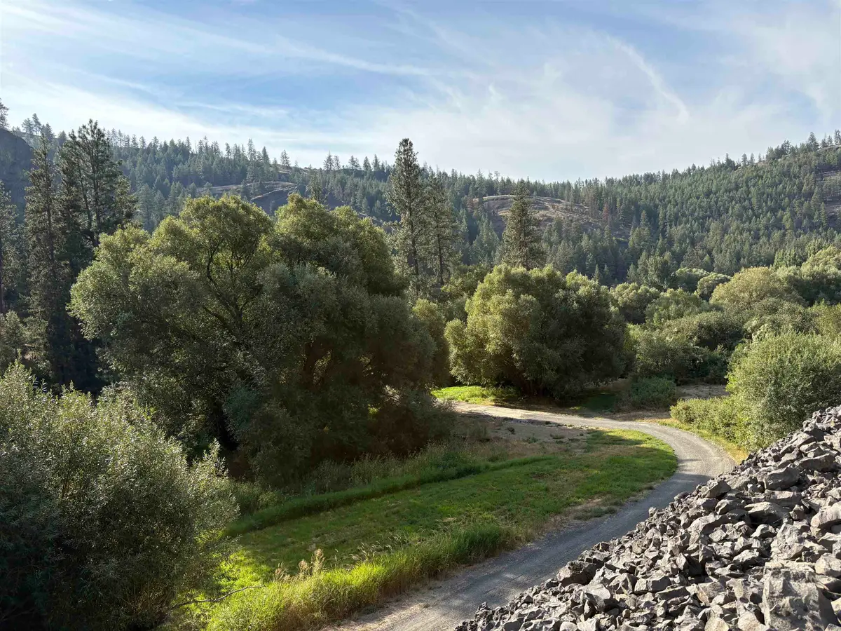 32900 N Hawk Creek Ranch Rd, Davenport, WA 99122 - Image #1