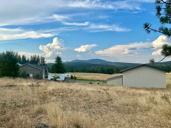 5674B Jergens Rd, Nine Mile Falls, WA 99026