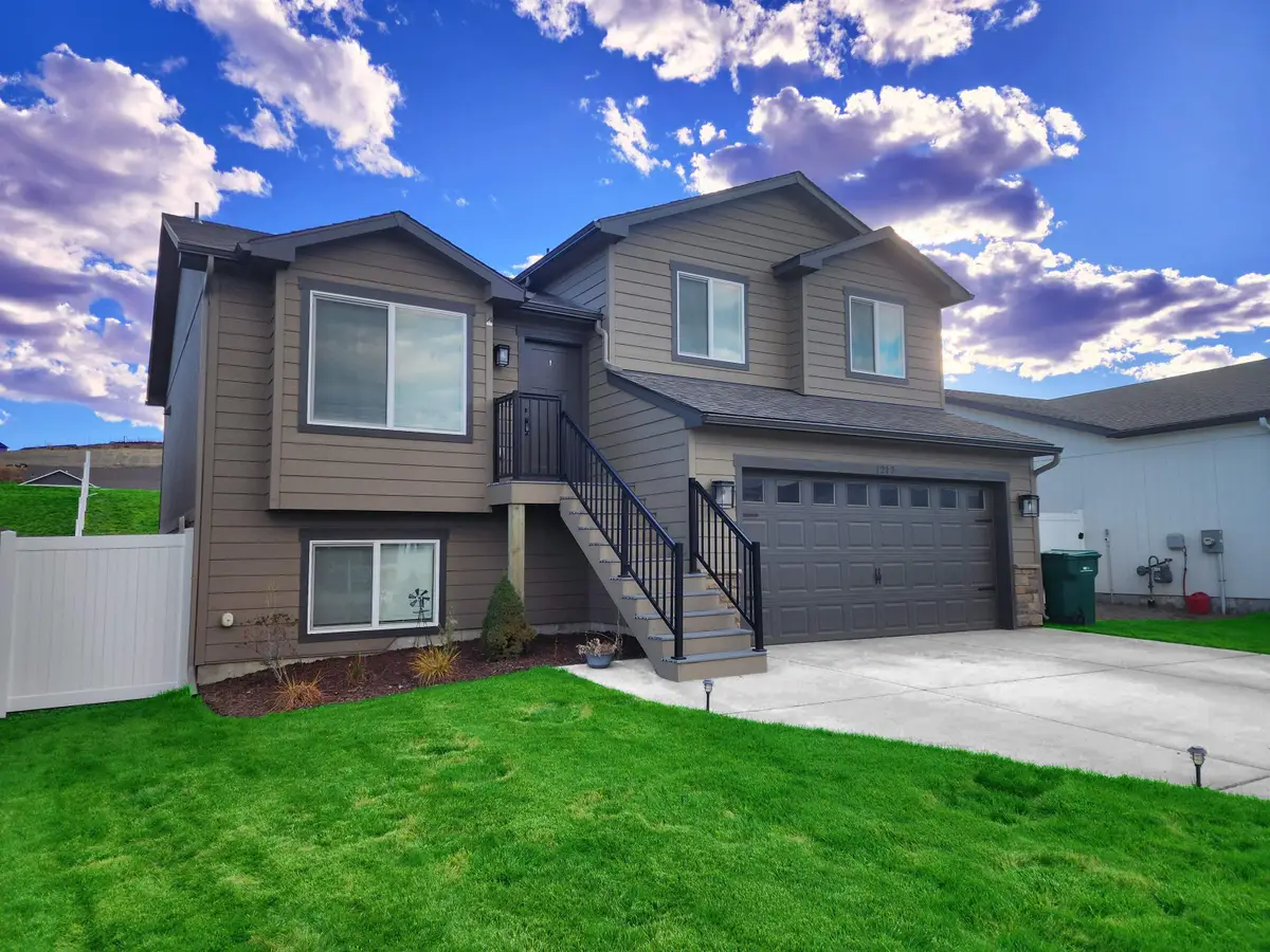 1217 S Greenacres Rd, Greenacres, WA 99016 - Image #1