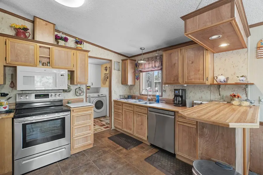 12610 S Gardner Rd, Cheney, WA 99004 - Image #2