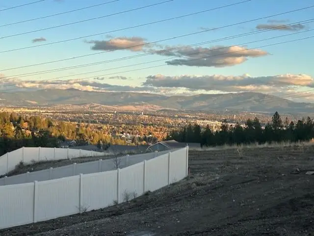 6898 E Faywood Ln, Spokane, WA 99217 - Image #2