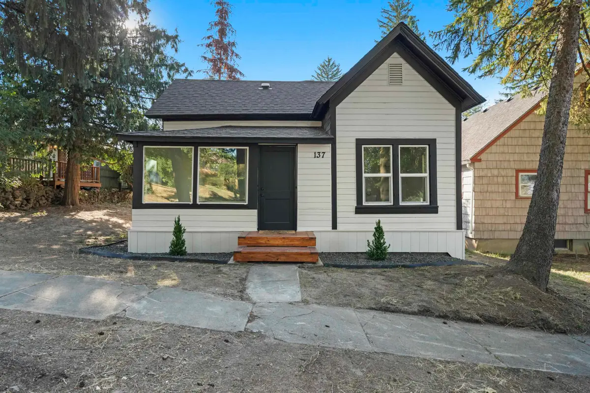 137 N Howard St, Tekoa, WA 99033 - #1