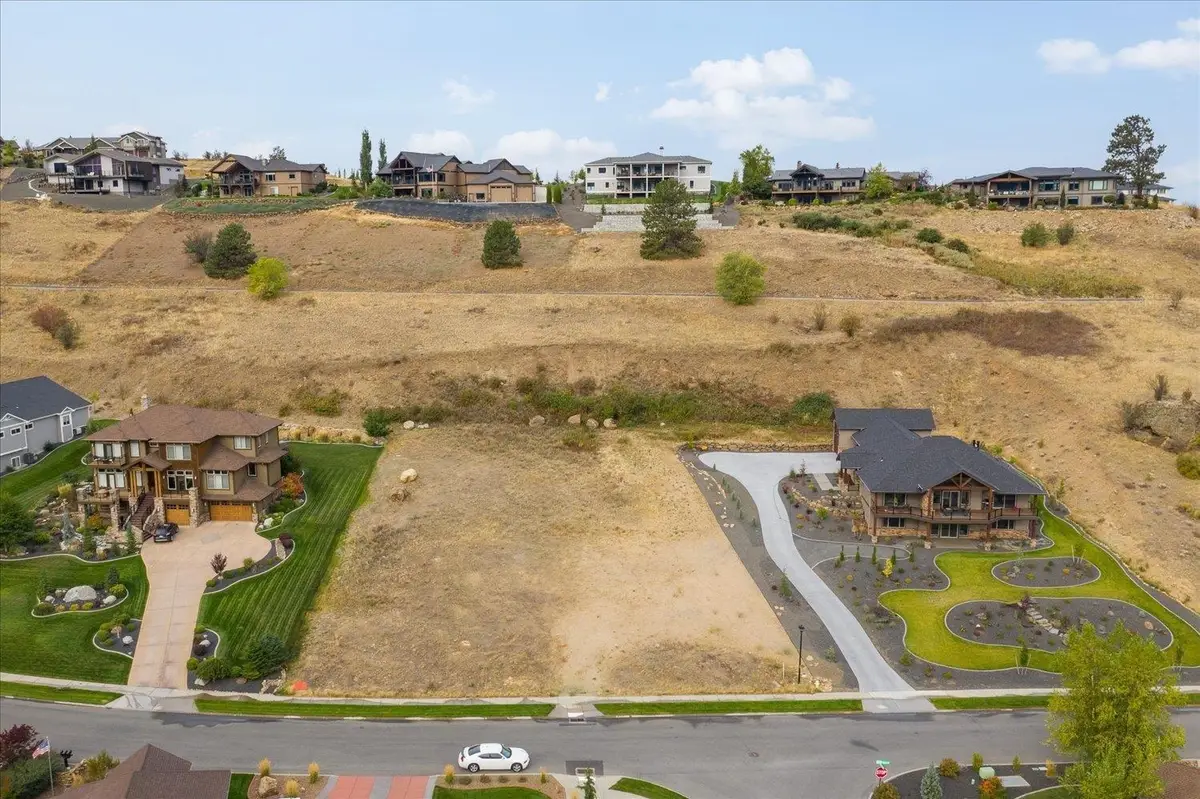 250 N Holiday Hills Dr, Liberty Lake, WA 99019 - Image #1