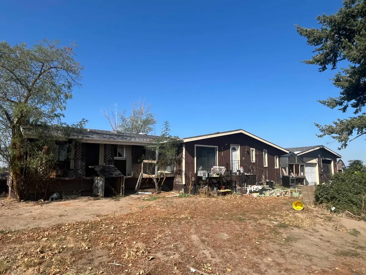 14303 N Wood Rd, Nine Mile Falls, WA 99026 - #1