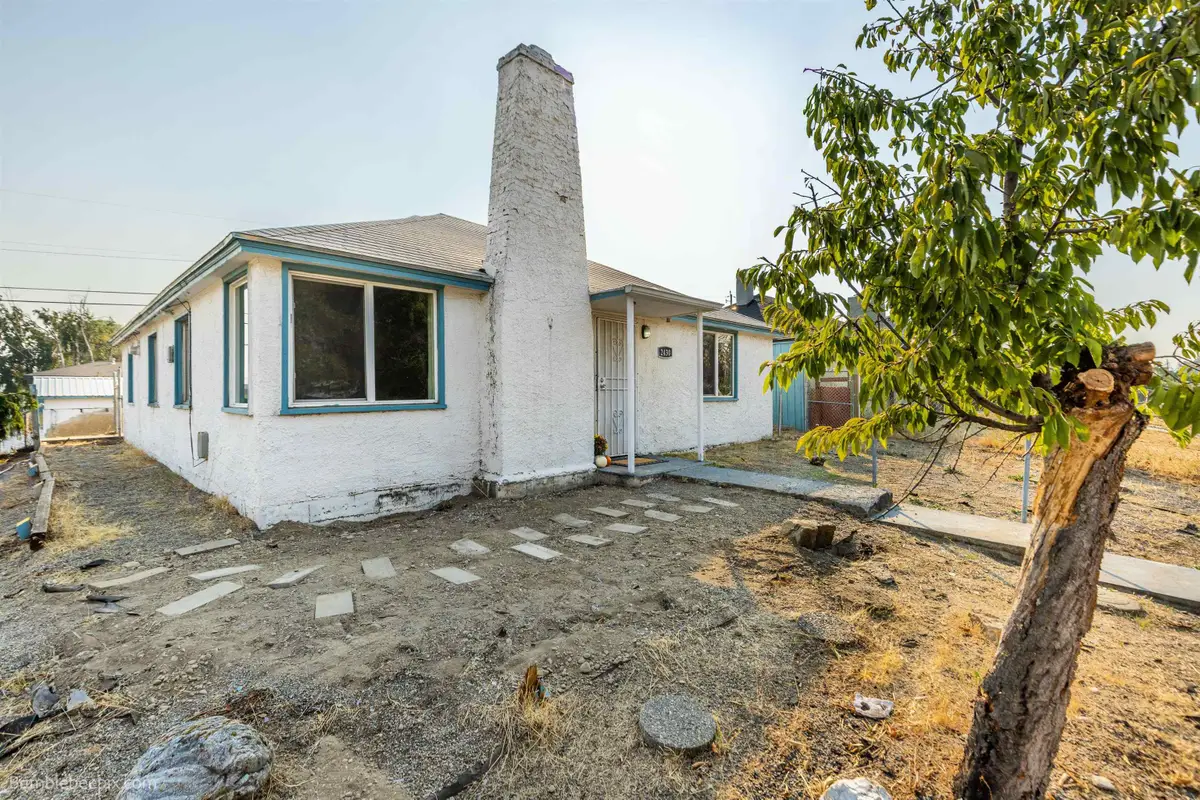 2430 E Longfellow Ave, Spokane, WA 99207 - Image #1