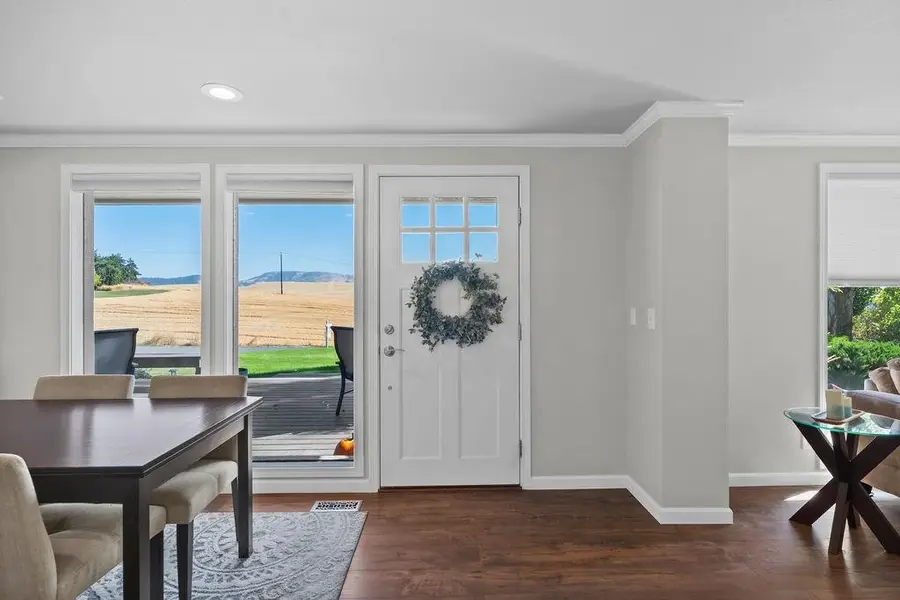 529 N Vine St, Latah, WA 99018 - Image #3