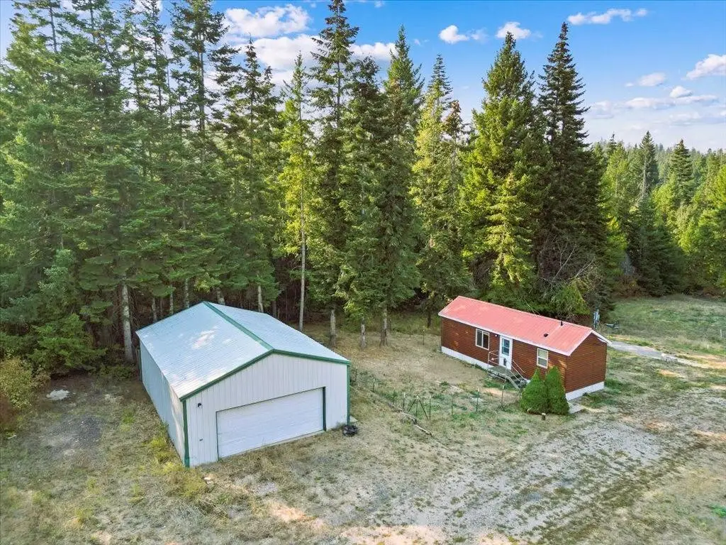 9719 E Ruff Ln, Chattaroy, WA 99003 - Image #1