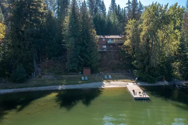 12019 N Sutton Bay Rd, Newman Lake, WA 99025