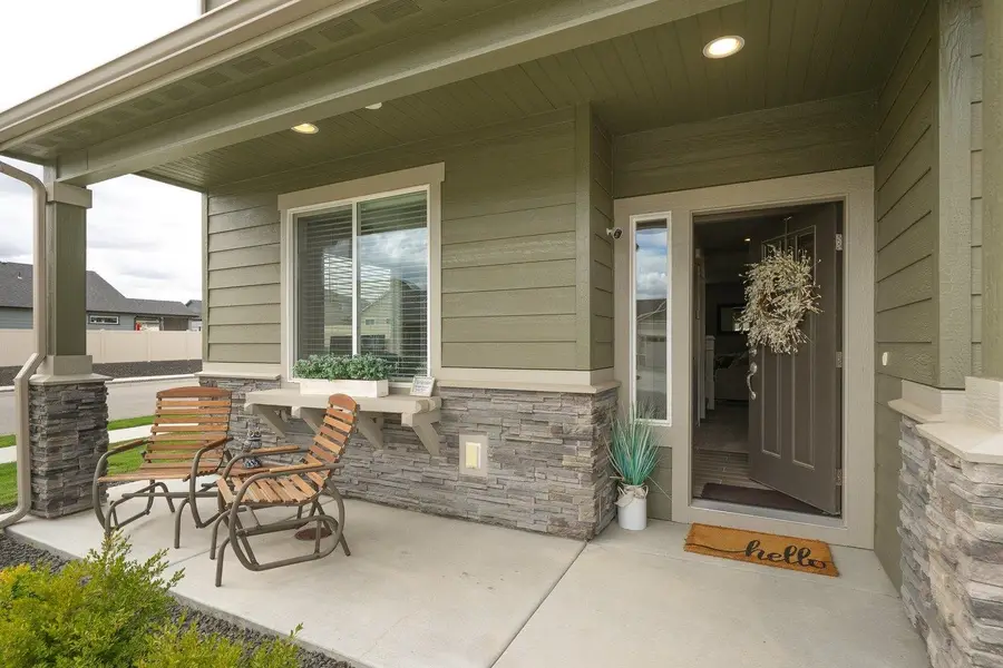 1724 S Donwood St, Greenacres, WA 99016 - Image #2