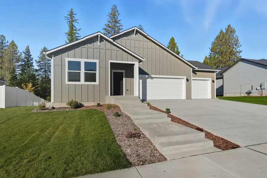 407 N Arcadia Ave, Deer Park, WA 99006 - Image #2