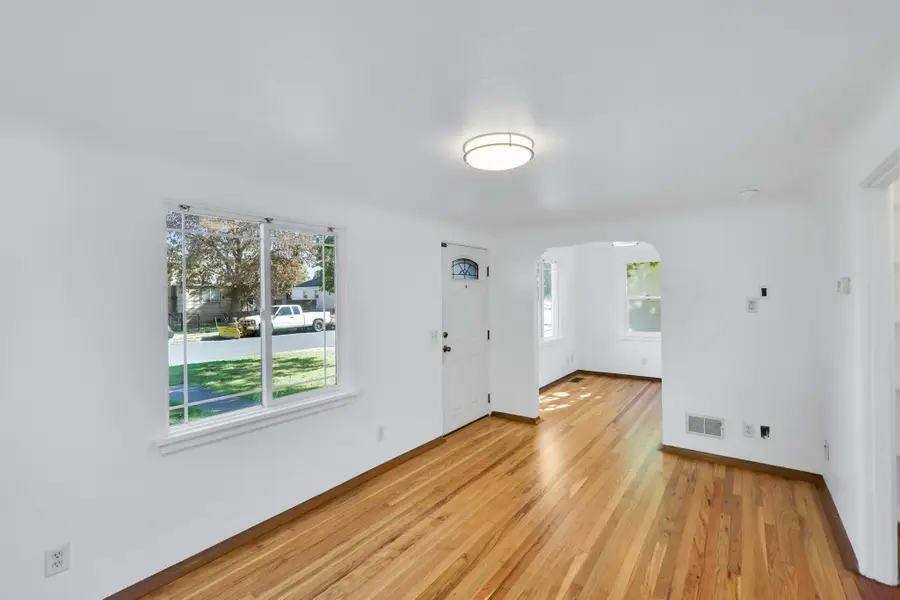 5211 N Lincoln St, Spokane, WA 99205 - Image #2