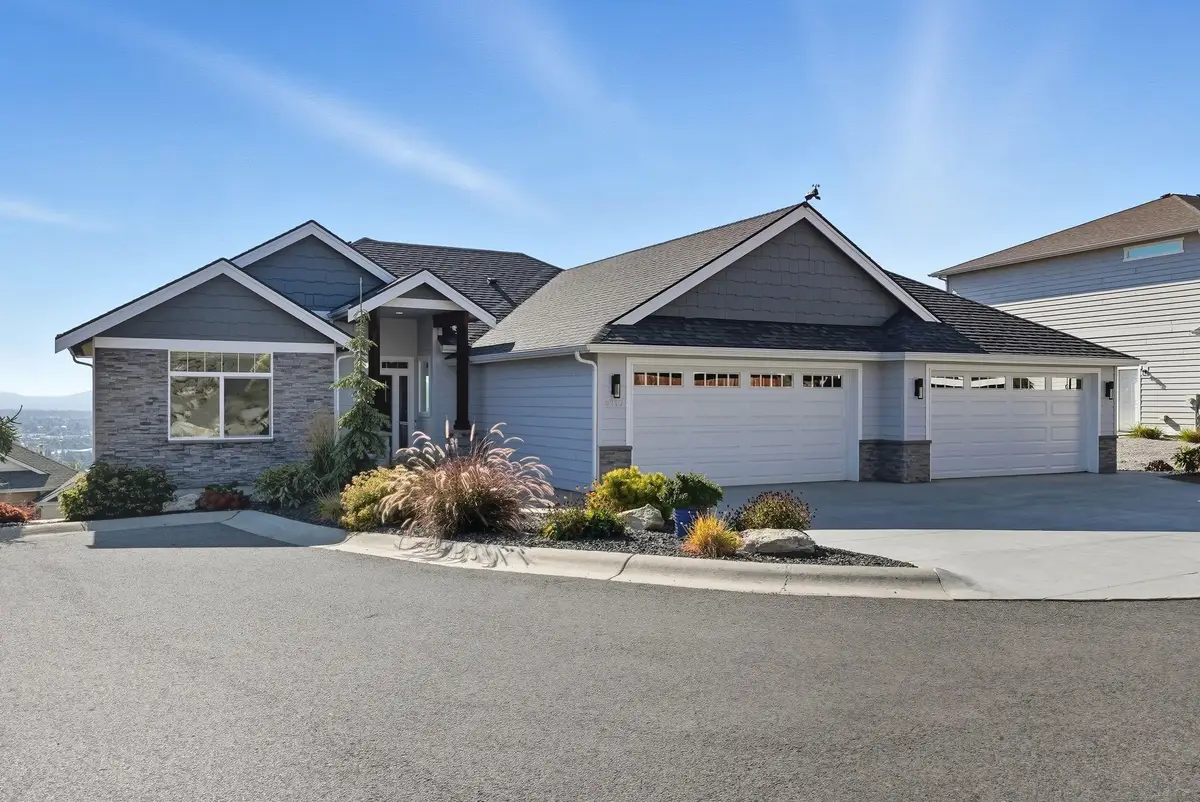 8716 E Woodside Ln, Spokane, WA 99217 - Image #1